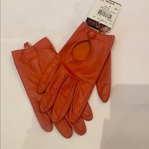 Leather driving gloves
